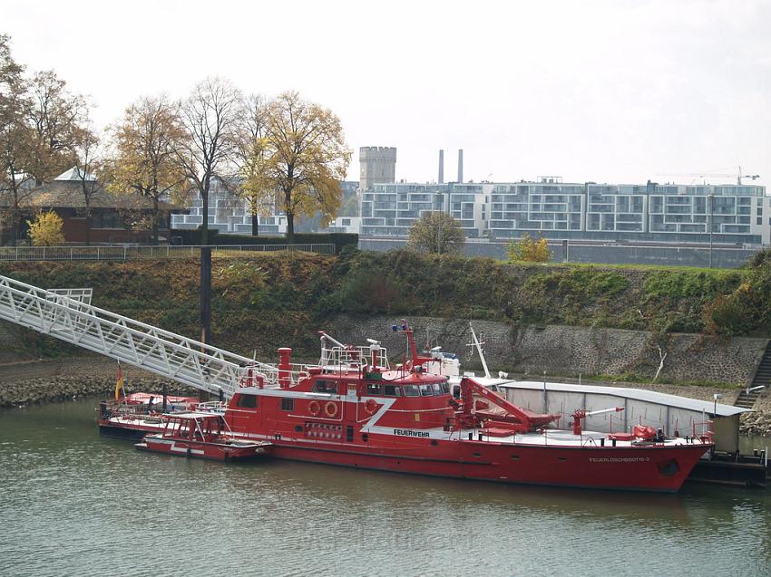 Feuerloeschboot 10-2      P013.JPG